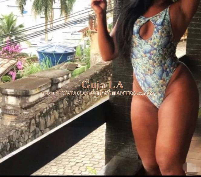 Terapeutas Camila Terapeuta Bronzeada