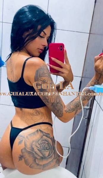 Morena Tatuada Simpatica