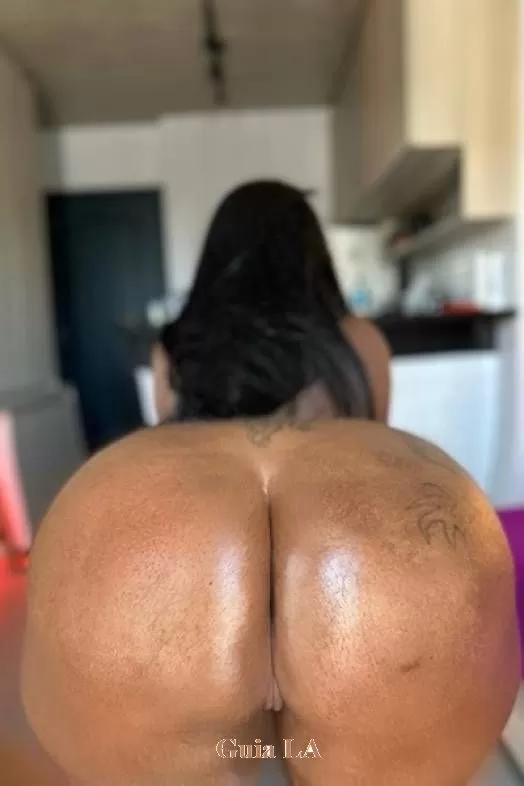 Iza Nunes