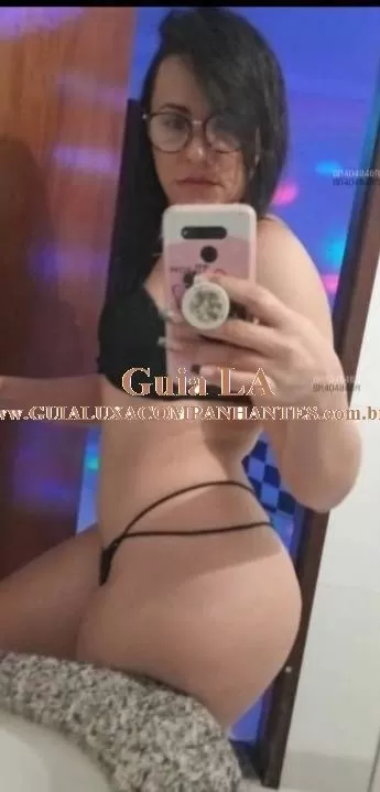 Leona Gata Sexy